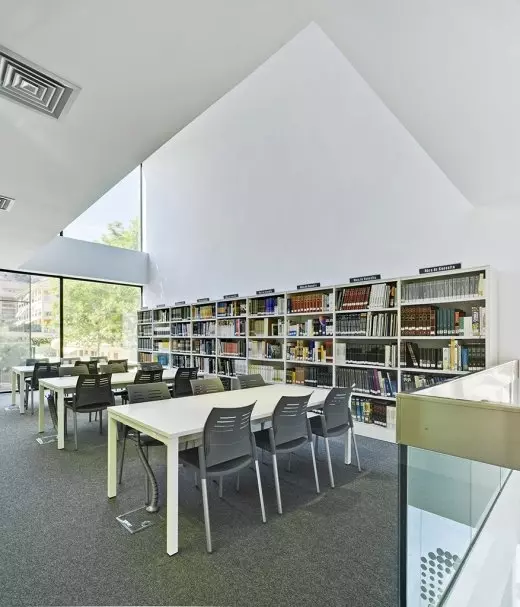 Public Library and Socio-cultural centre: Imagen 24 de 29