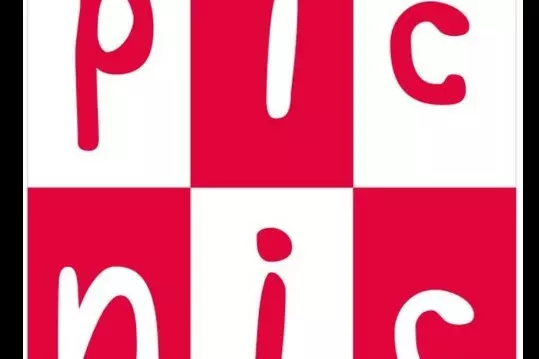 Singular Studio has make the oppening project of PICNIC minimarkets.