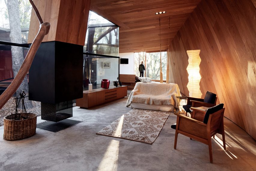 Smiljan_Radic_house poem 2